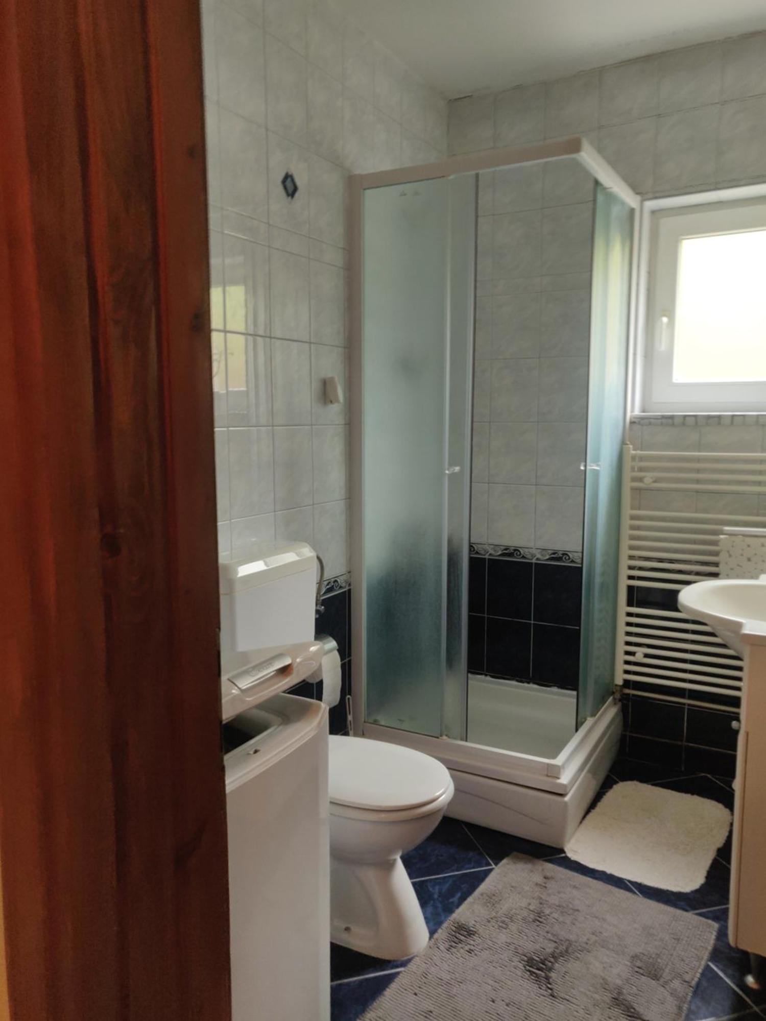 Apartman Malina Karlovac Luaran gambar