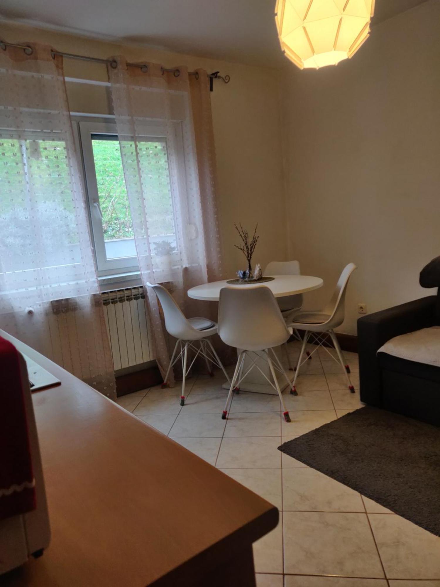 Apartman Malina Karlovac Bilik gambar