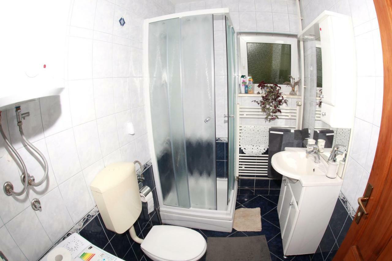 Apartman Malina Karlovac Luaran gambar